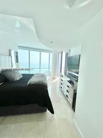 Active With Contract: $11,000 (2 beds, 3 baths, 1487 Square Feet)