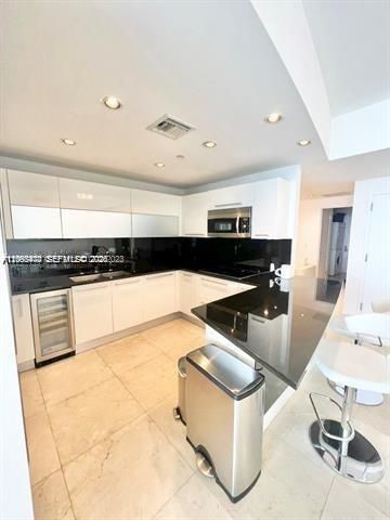 Active With Contract: $11,000 (2 beds, 3 baths, 1487 Square Feet)