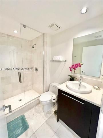 Active With Contract: $11,000 (2 beds, 3 baths, 1487 Square Feet)