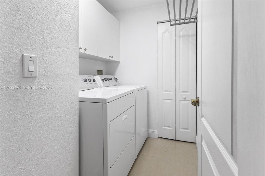 For Sale: $485,000 (3 beds, 2 baths, 1710 Square Feet)