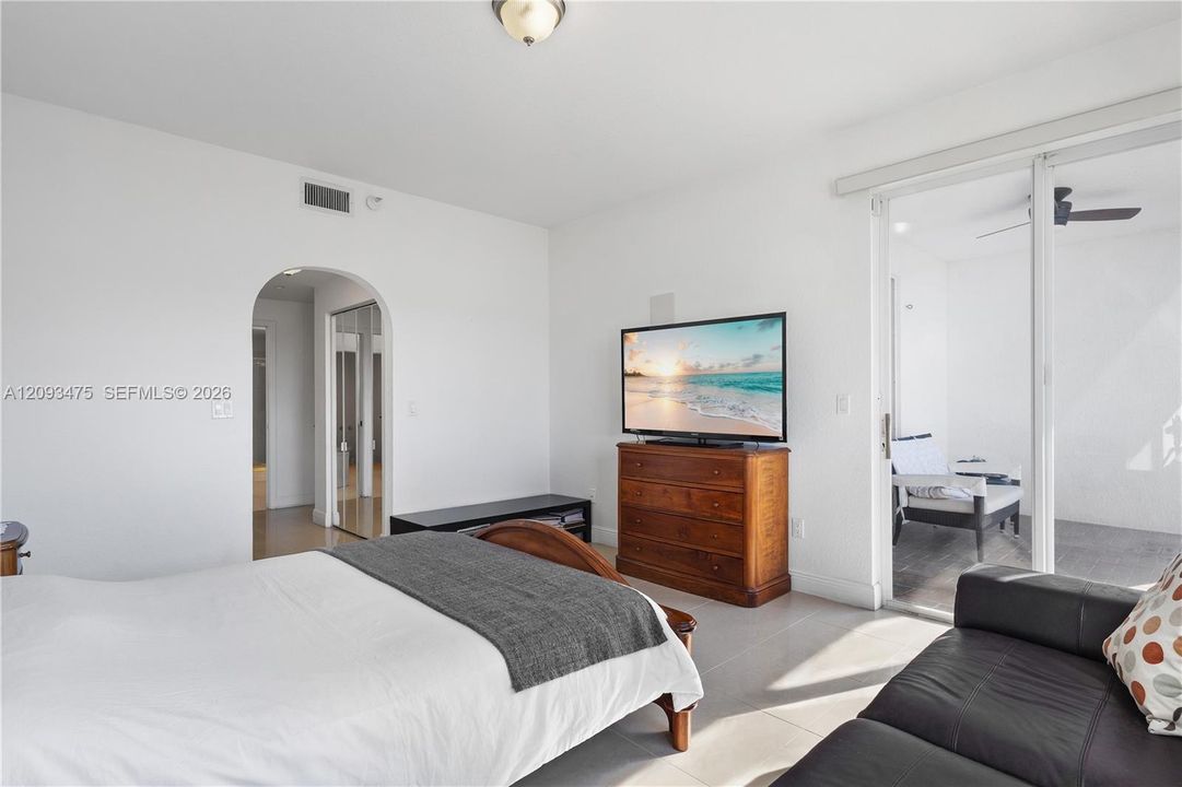 For Sale: $485,000 (3 beds, 2 baths, 1710 Square Feet)
