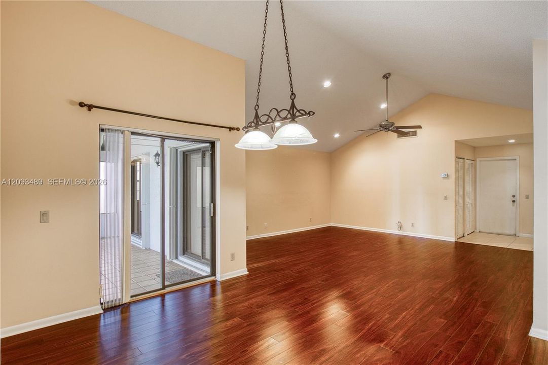 En Venta: $599,900 (3 camas, 2 baños, 1547 Pies cuadrados)