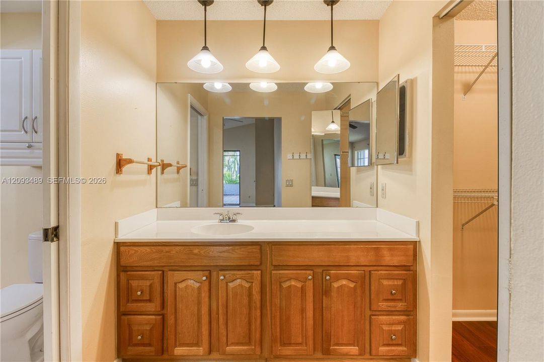 En Venta: $599,900 (3 camas, 2 baños, 1547 Pies cuadrados)