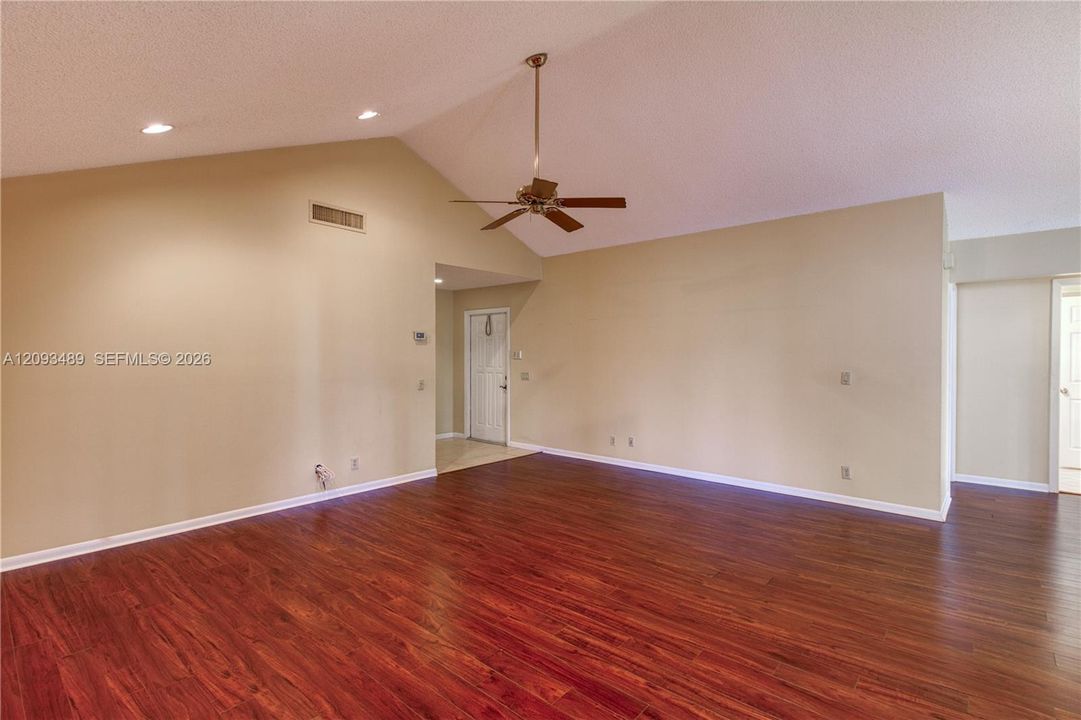En Venta: $599,900 (3 camas, 2 baños, 1547 Pies cuadrados)