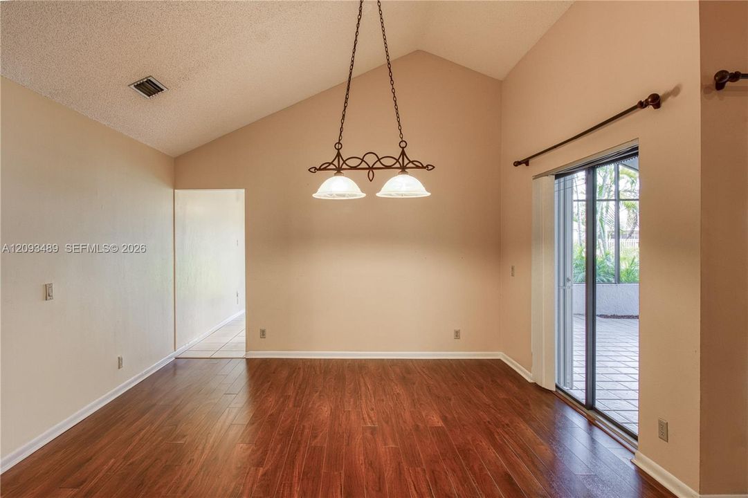 En Venta: $599,900 (3 camas, 2 baños, 1547 Pies cuadrados)