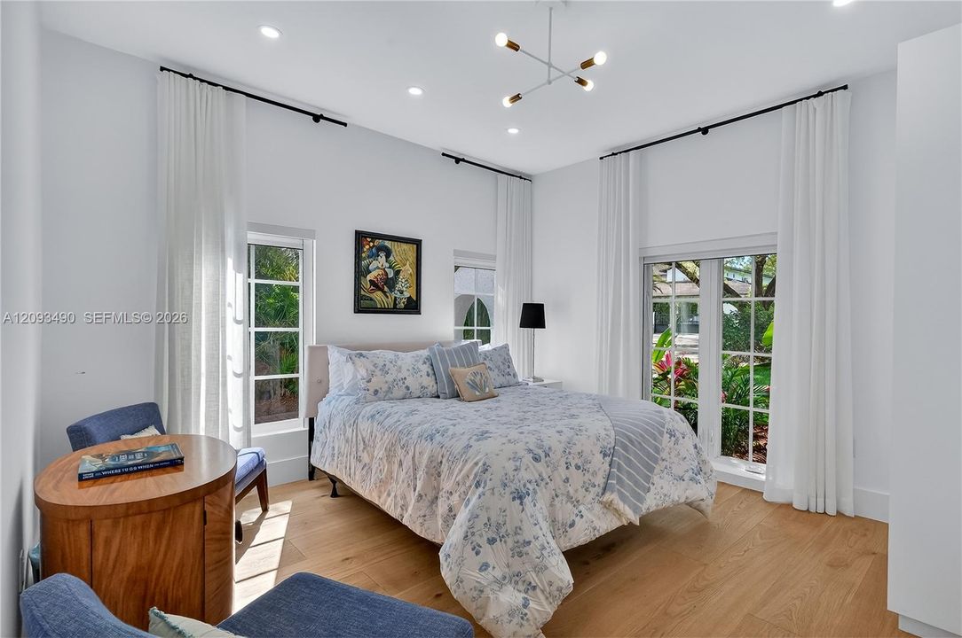 En Renta: $9,500 (3 camas, 3 baños, 1918 Pies cuadrados)
