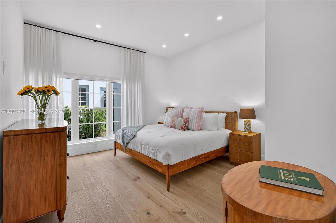 En Renta: $9,500 (3 camas, 3 baños, 1918 Pies cuadrados)