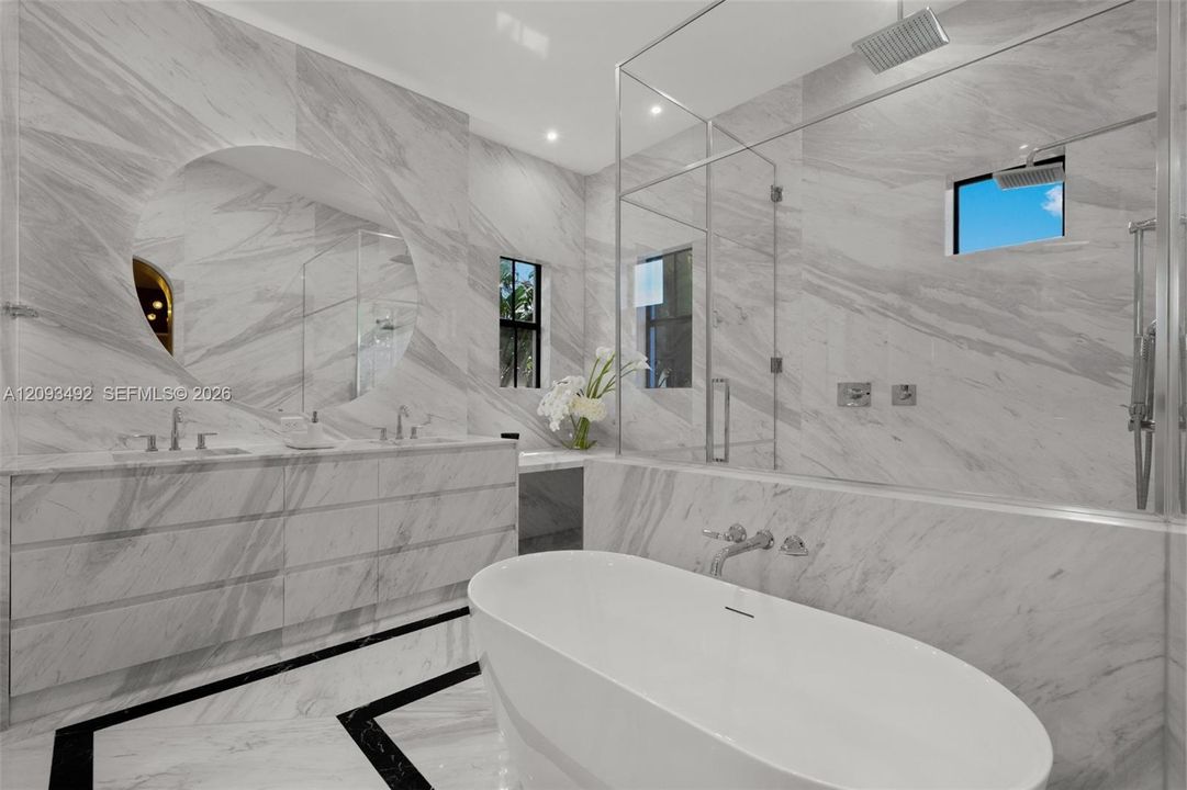 For Sale: $5,995,000 (4 beds, 4 baths, 4480 Square Feet)
