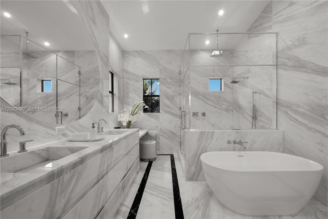For Sale: $5,995,000 (4 beds, 4 baths, 4480 Square Feet)