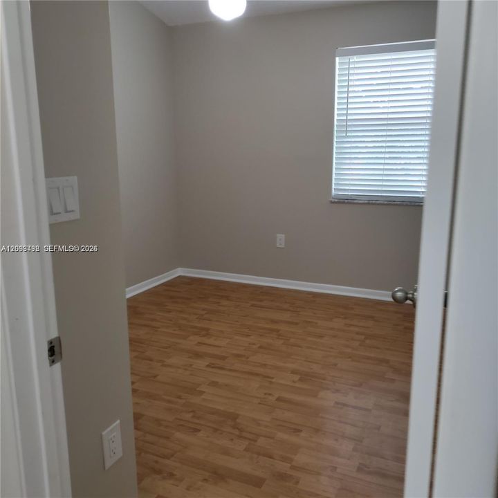 En Renta: $3,050 (3 camas, 2 baños, 1566 Pies cuadrados)