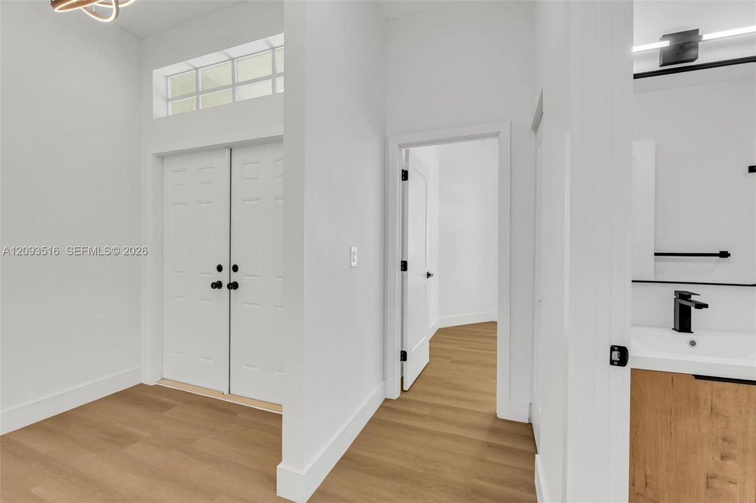 En Venta: $740,000 (3 camas, 2 baños, 1734 Pies cuadrados)