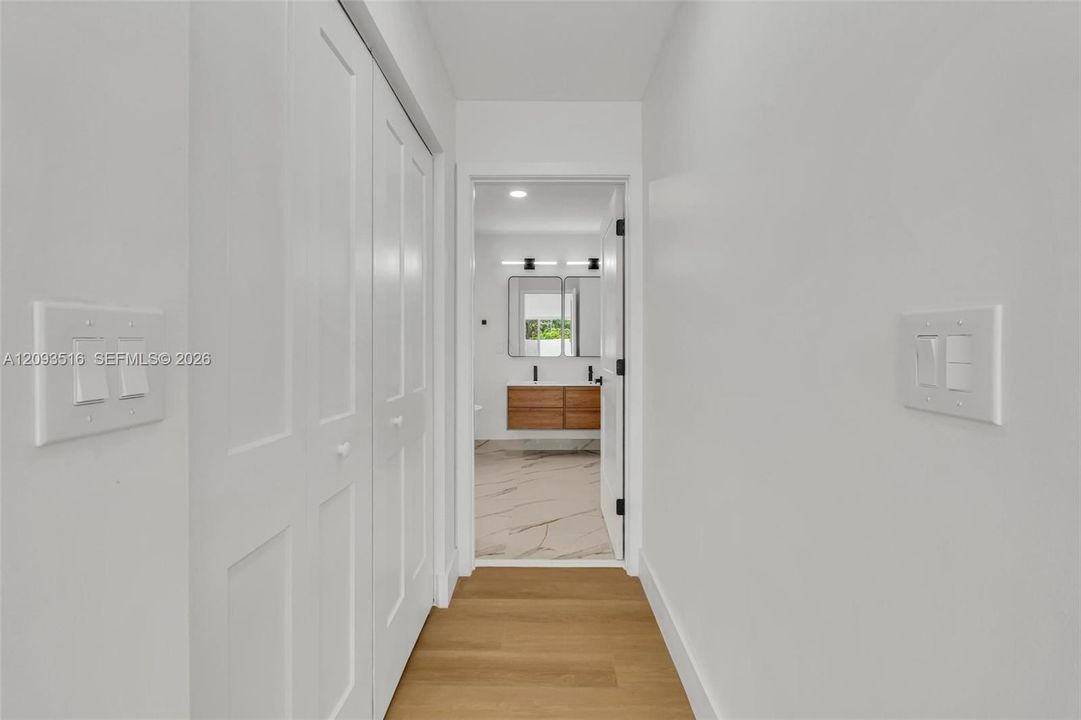En Venta: $740,000 (3 camas, 2 baños, 1734 Pies cuadrados)