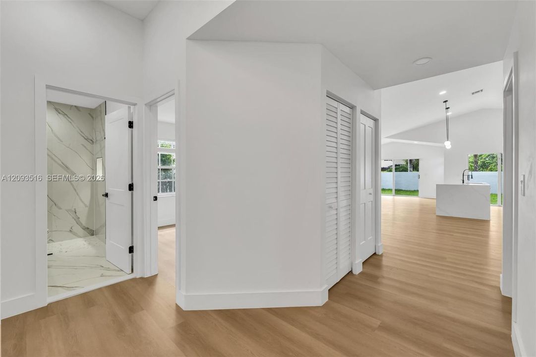 En Venta: $740,000 (3 camas, 2 baños, 1734 Pies cuadrados)