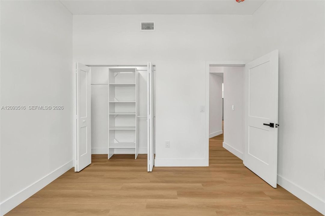 En Venta: $740,000 (3 camas, 2 baños, 1734 Pies cuadrados)