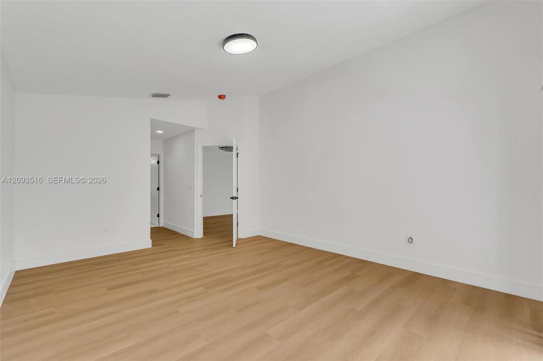 En Venta: $740,000 (3 camas, 2 baños, 1734 Pies cuadrados)