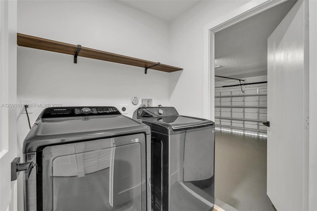 En Venta: $740,000 (3 camas, 2 baños, 1734 Pies cuadrados)