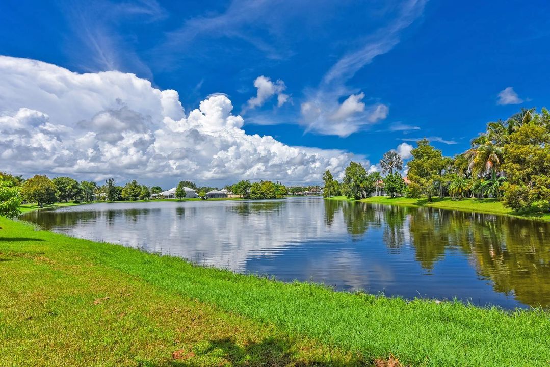 007-010-713 NW Waterlily Pl-1498x1000