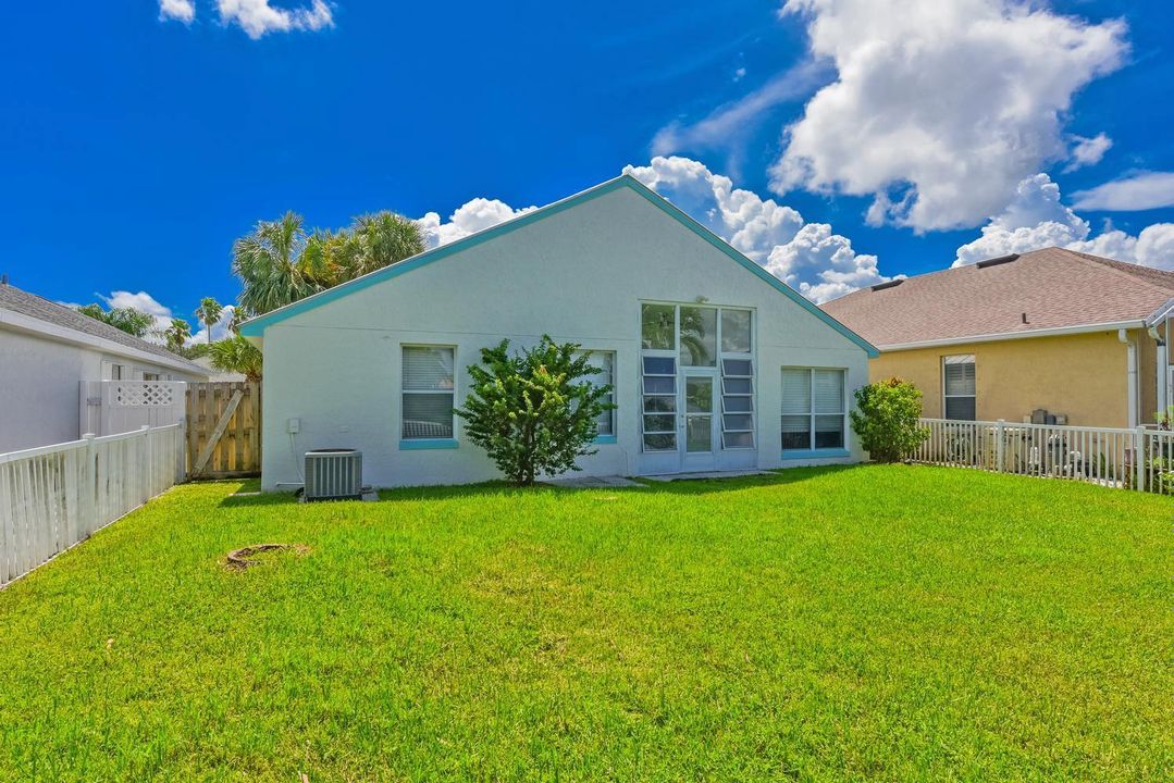 008-007-713 NW Waterlily Pl-1498x1000