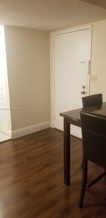 For Rent: $1,500 (1 beds, 1 baths, 800 Square Feet)