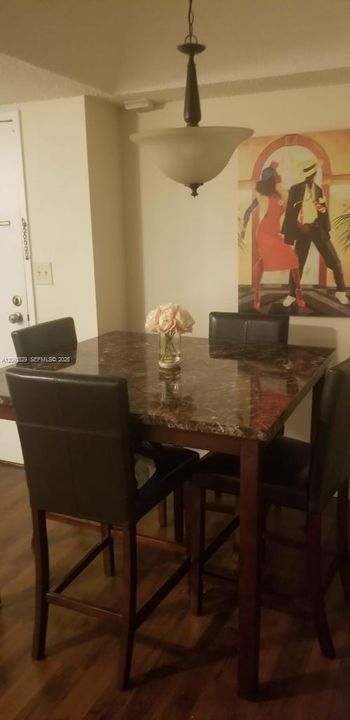 For Rent: $1,500 (1 beds, 1 baths, 800 Square Feet)