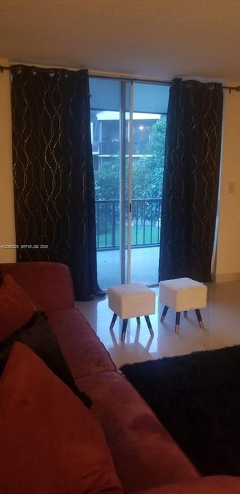 For Rent: $1,500 (1 beds, 1 baths, 800 Square Feet)