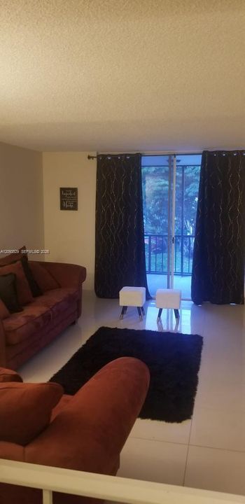 For Rent: $1,500 (1 beds, 1 baths, 800 Square Feet)