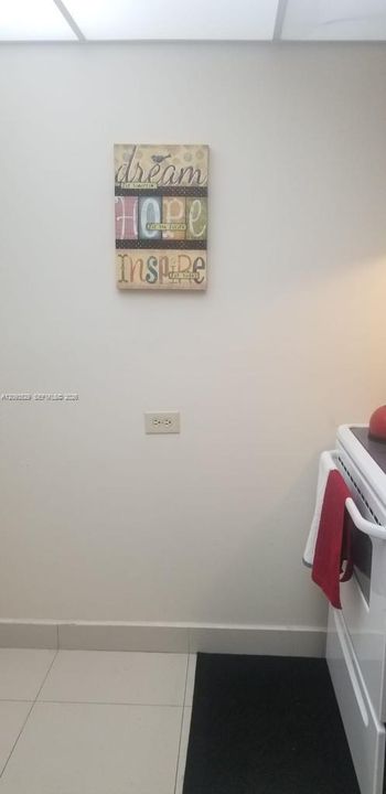 For Rent: $1,500 (1 beds, 1 baths, 800 Square Feet)