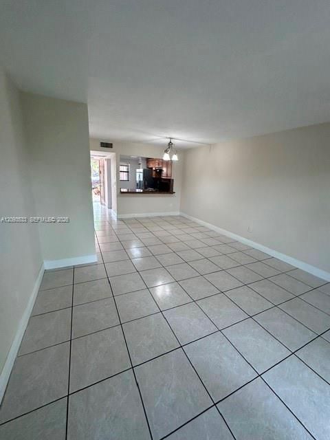For Rent: $2,000 (2 beds, 2 baths, 956 Square Feet)