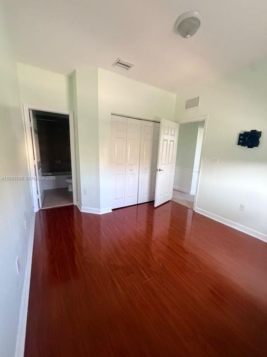 В аренду: $3,400 (4 спален, 3 ванн, 1736 Квадратных фут)