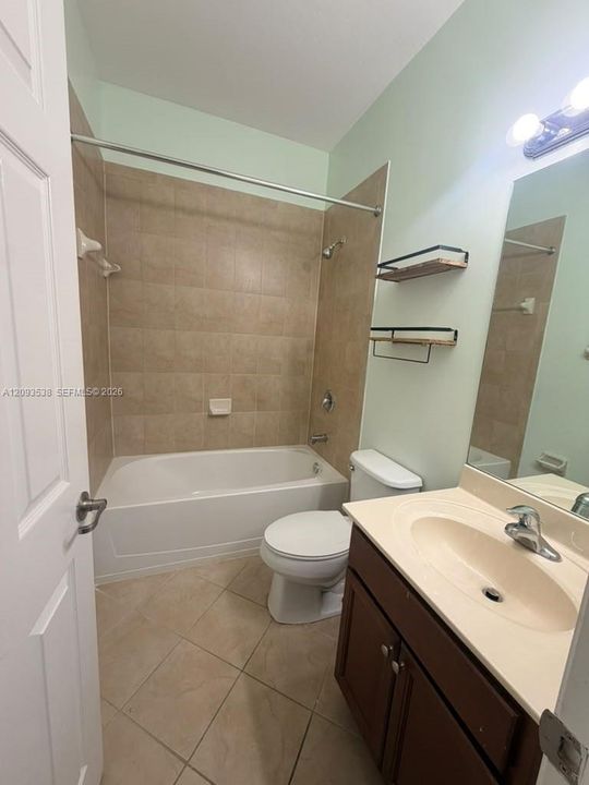 В аренду: $3,400 (4 спален, 3 ванн, 1736 Квадратных фут)