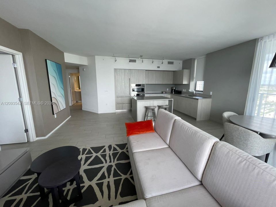 For Sale: $849,000 (2 beds, 2 baths, 1075 Square Feet)