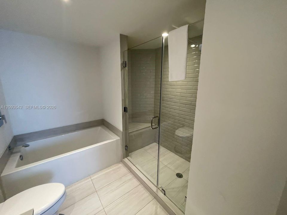 For Sale: $849,000 (2 beds, 2 baths, 1075 Square Feet)