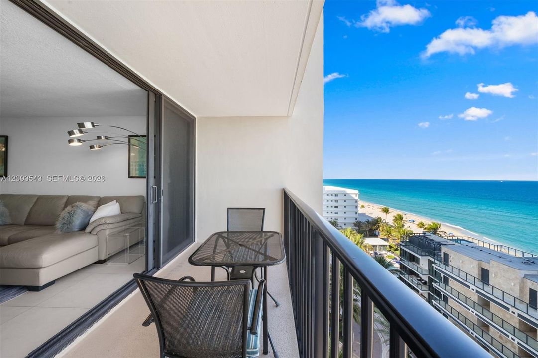 For Sale: $485,000 (1 beds, 2 baths, 980 Square Feet)