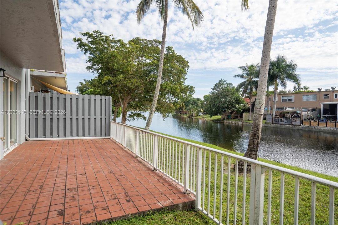 For Rent: $2,400 (2 beds, 2 baths, 1020 Square Feet)
