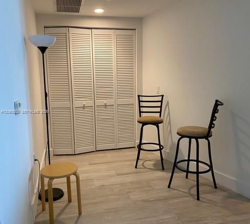 For Rent: $3,750 (1 beds, 1 baths, 681 Square Feet)