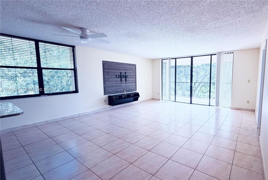Direct access to balcony