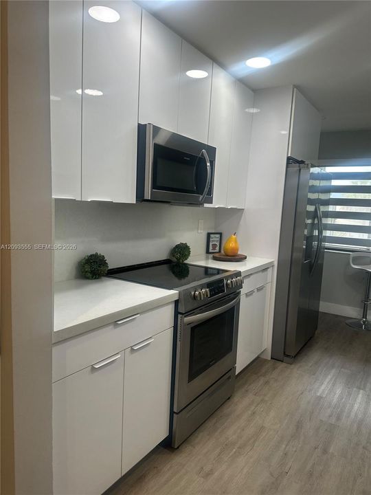 На продажу: $400,000 (3 спален, 2 ванн, 1228 Квадратных фут)