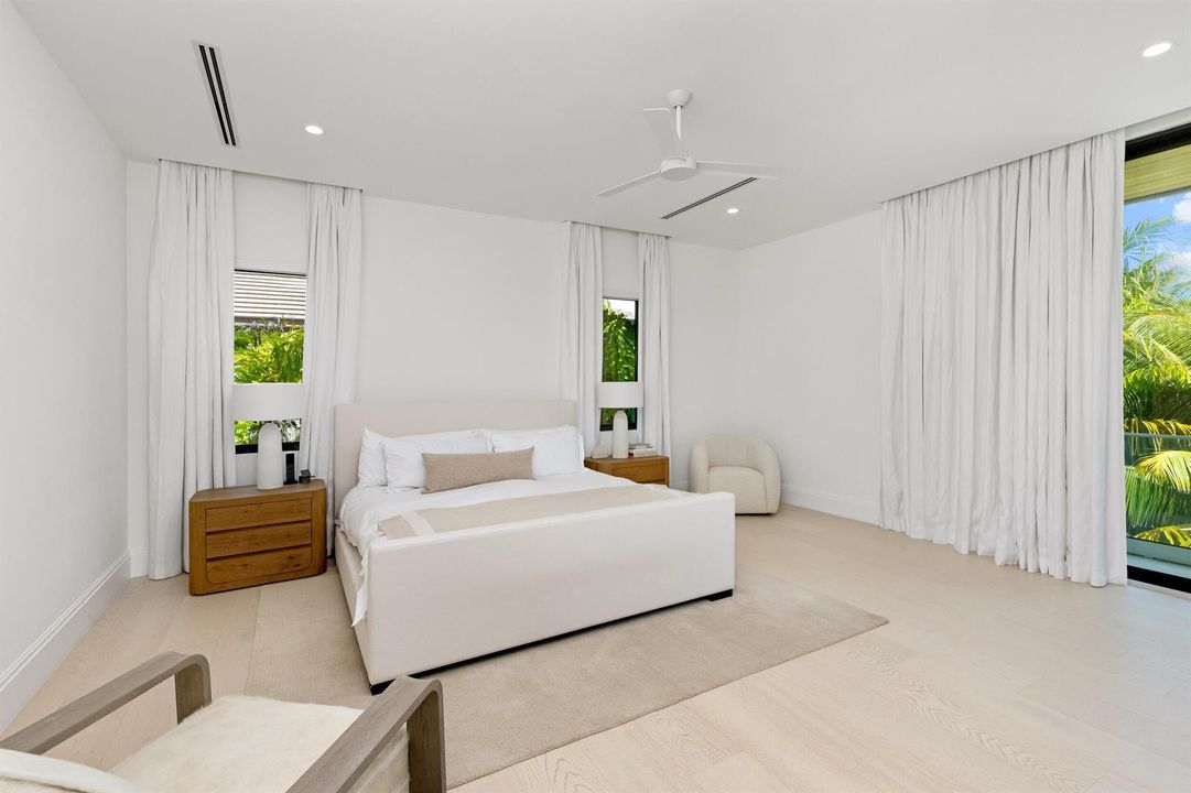 Master Bed 1
