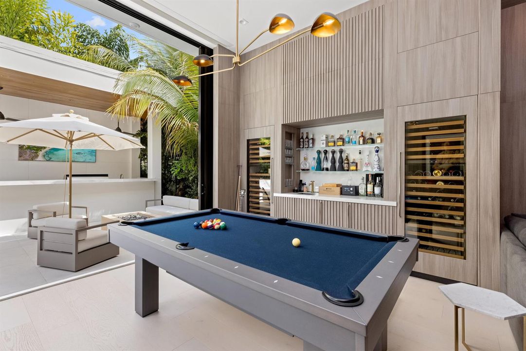 Lounge 1