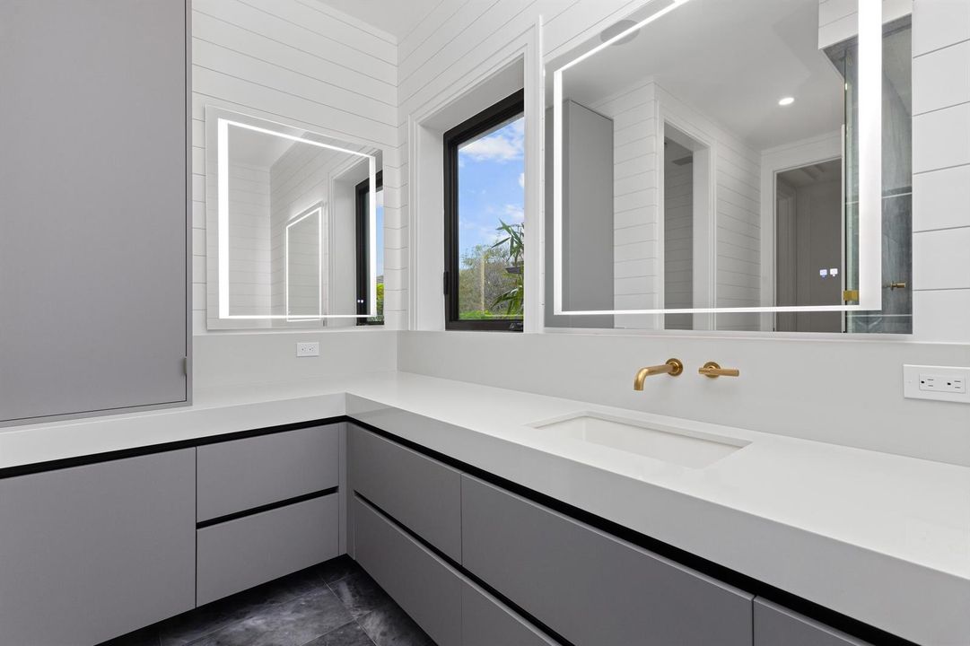 Master Bath HIS 3