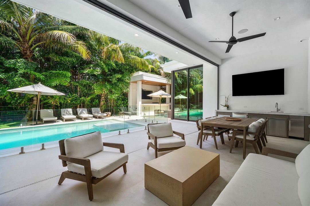 072-735WFernDrive-BocaRaton-FL-33432-SMA