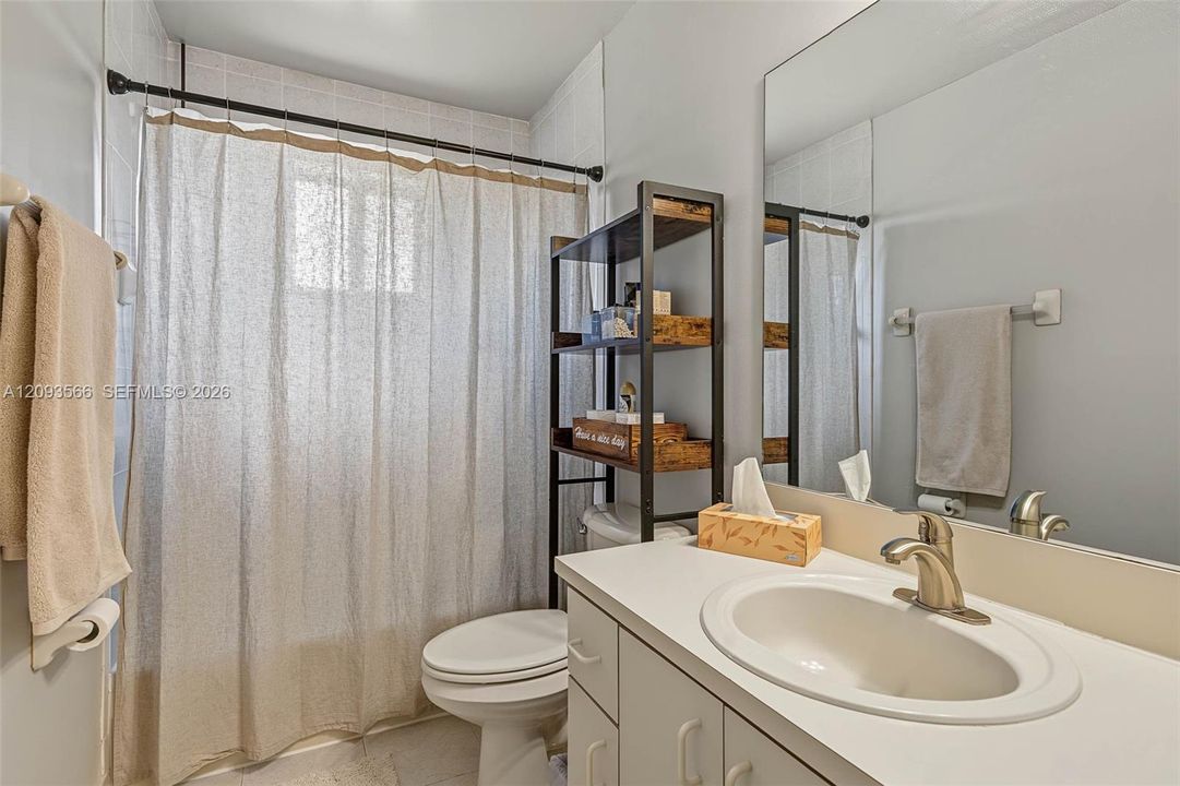 En Venta: $600,000 (4 camas, 3 baños, 1850 Pies cuadrados)