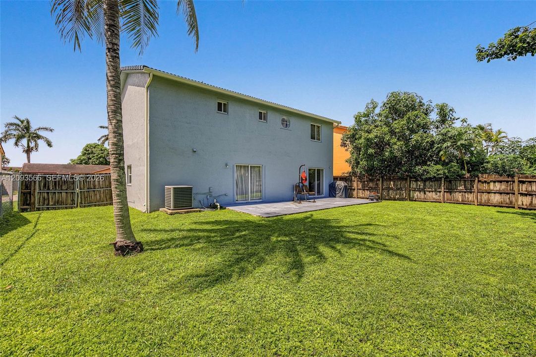En Venta: $600,000 (4 camas, 3 baños, 1850 Pies cuadrados)
