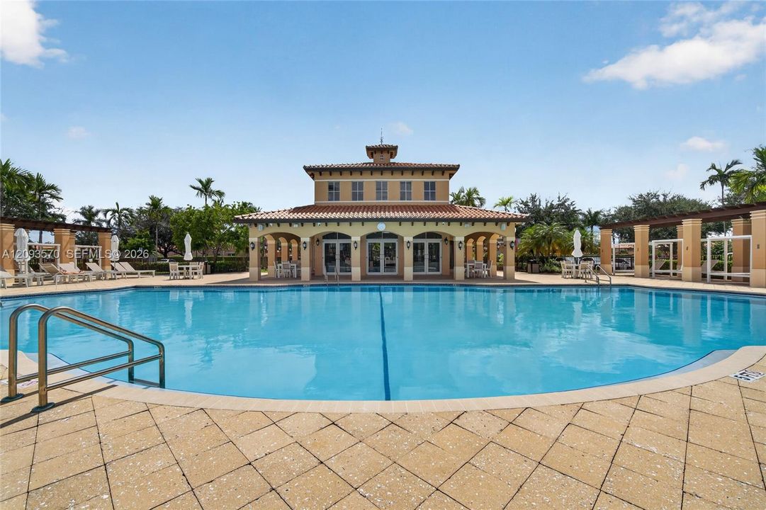 For Sale: $540,000 (3 beds, 2 baths, 1518 Square Feet)