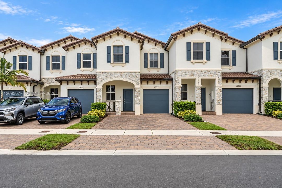 For Sale: $495,000 (3 beds, 2 baths, 1442 Square Feet)