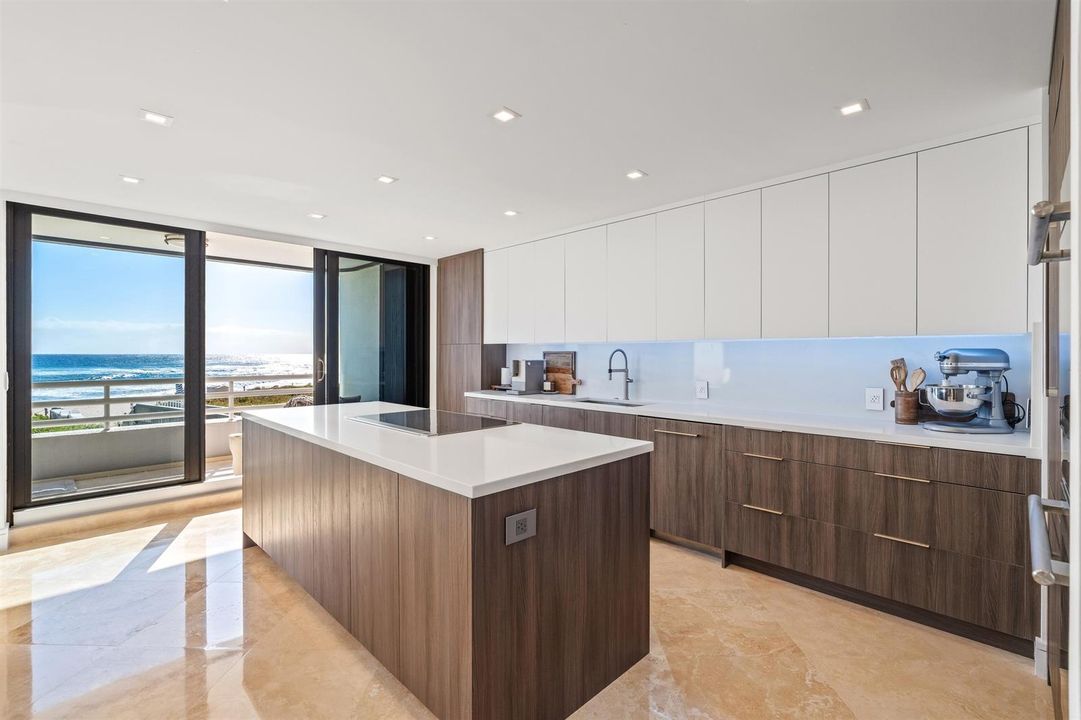 KITCHEN TO VIEW