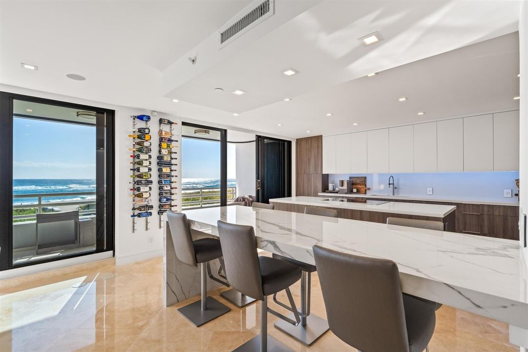 DINING TO VIEW
