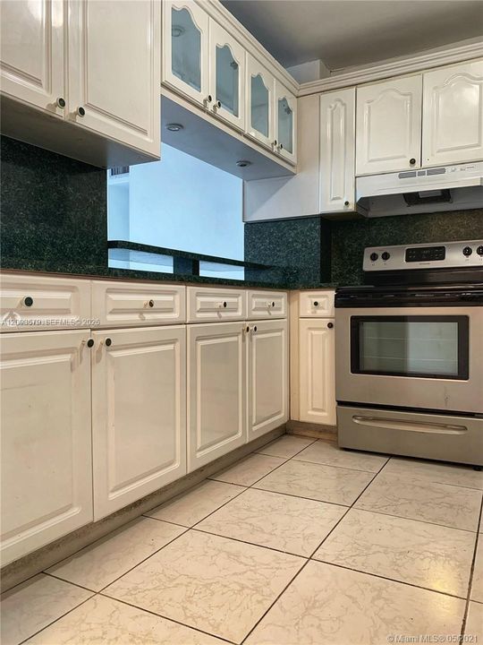 For Sale: $270,000 (3 beds, 2 baths, 1016 Square Feet)