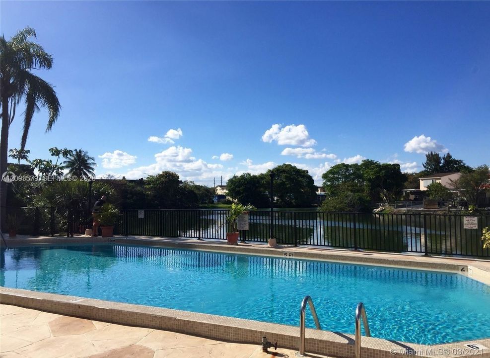 For Sale: $270,000 (3 beds, 2 baths, 1016 Square Feet)