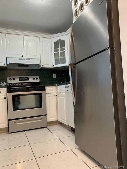 For Sale: $270,000 (3 beds, 2 baths, 1016 Square Feet)